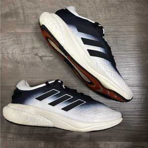 Adidas Supernova Women’s 9.5 Gradient Black and White Sneakers